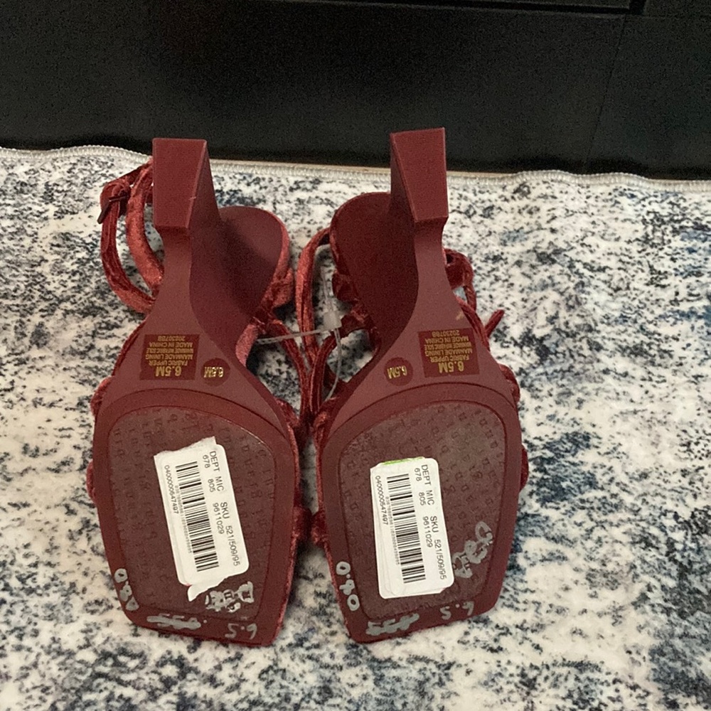 Gianni Bini Red Strappy Heels - Picture 3 of 4